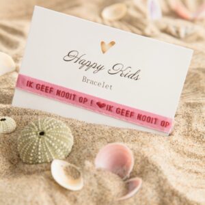 Armbandje Kids Ik geef nooit op roze