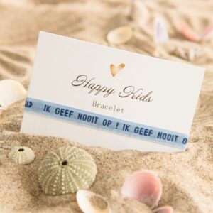 Armbandje Kids Ik geef nooit op blauw